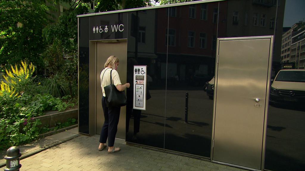 Besuch auf der Unisex-Toilette kostet 50 Cent