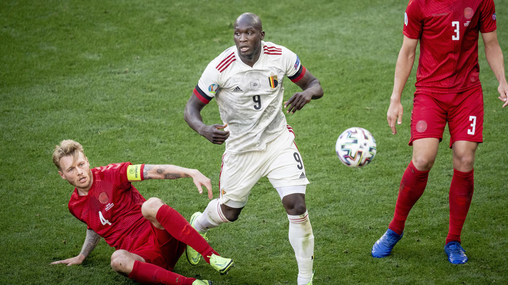 Simon Kjaer, Romelu Lukaku and Jannik Vestergaard during the match between Denmark and Belgium in group B during EURO2020 in the Park in Copenhagen, Thursday 17 June 2021 .., Copenhagen Denmark *** Simon Kjaer, Romelu Lukaku and Jannik Vestergaard during the