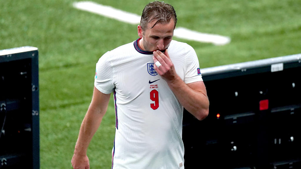 England v Scotland - UEFA EURO, EM, Europameisterschaft,Fussball 2020 - Group D - Wembley Stadium England s Harry Kane leaves the pitch after being substituted during the UEFA Euro 2020 Group D match at Wembley Stadium, London. Picture date: Friday J