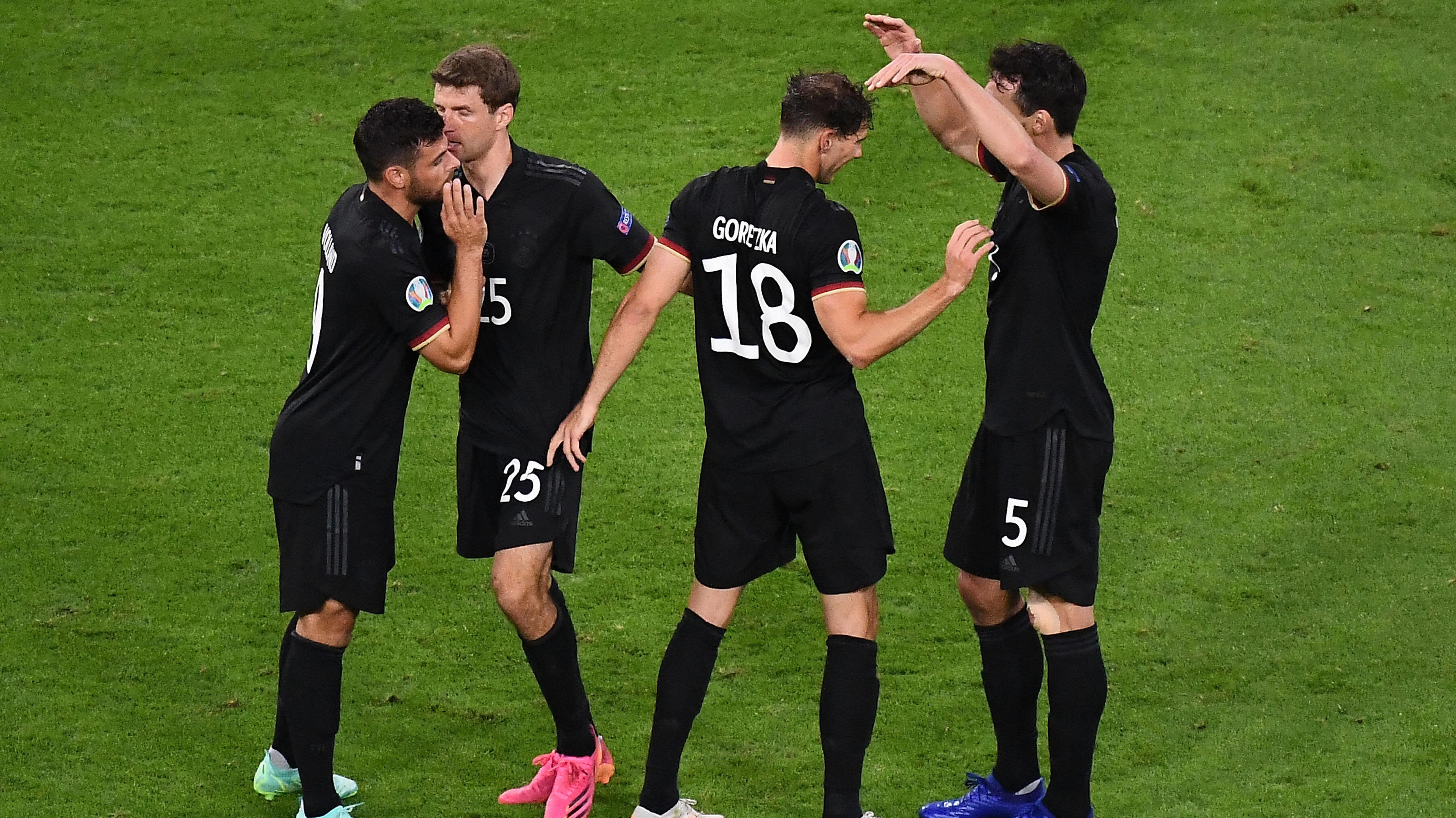 Dfb Team In Der Einzelkritik Goretzka Rettet Deutschland Sane Spielt Furchterlich