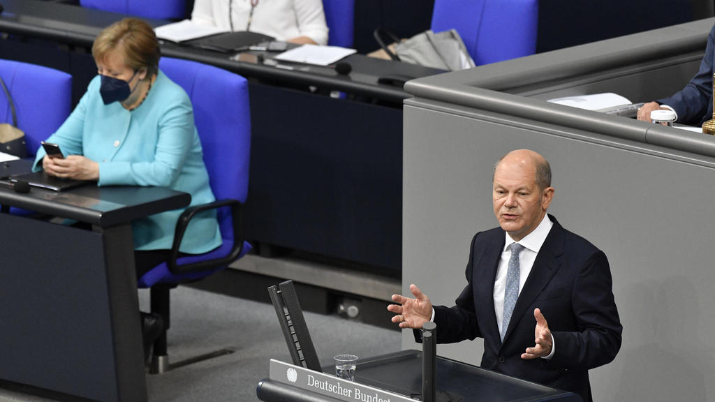 Angela Merkel und Olaf Scholz in der 236. Sitzung des Deutschen Bundestages im Reichstagsgebäude. Berlin, 24.06.2021 Foto:xF.xKernx/xFuturexImage