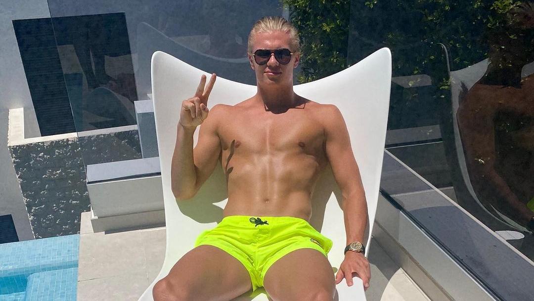 Erling Haaland Postet Sexy Sixpack Bilder Und Julian Brandt Macht Sich Lustig