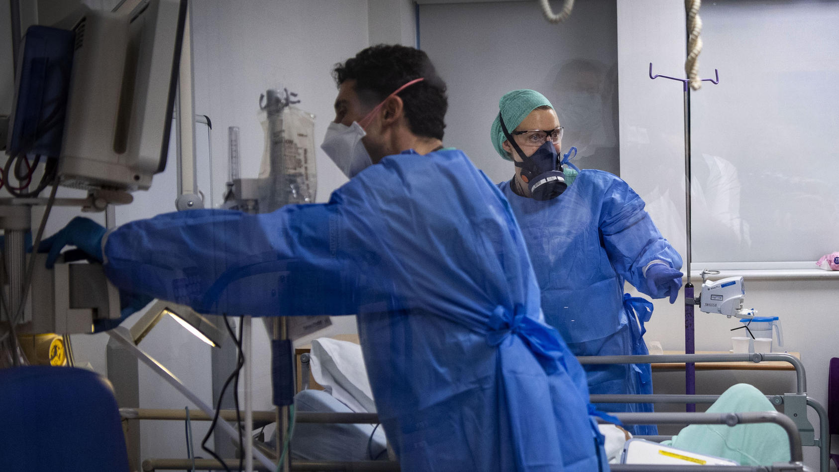 En fait, la vaccination corona est censée protéger contre les maladies graves et la mort. (Image symbole)