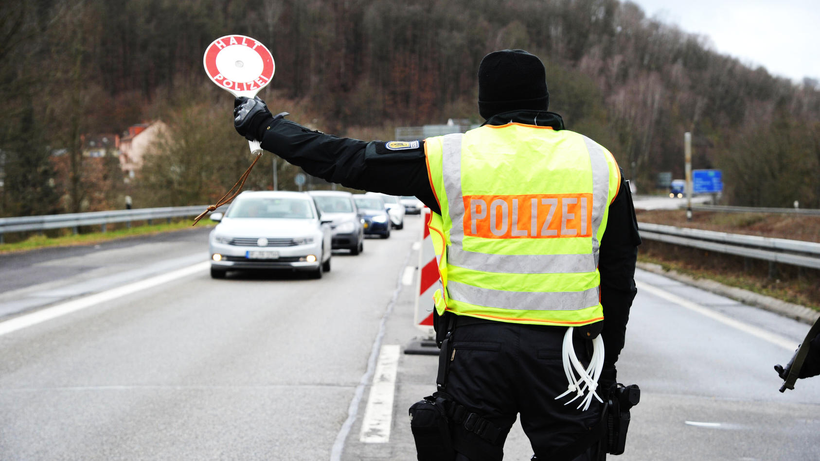 Corona Gefahr durch Delta Schärfere Grenzkontrollen zu EU Ländern kommen