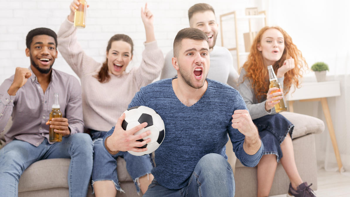 Kalorienverbrauch beim Fußballschauen Je spannender das Spiel, umso größer der Effekt!
