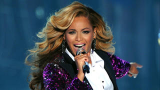 Beyoncés Mutter rettete ihr 2011 VMAs-Outfit 2 Stunden vor Showbeginn