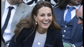  . 02/07/2021. London, United Kingdom. Kate Middleton, the Duchess of Cambridge, in the Royal Box on day five of the Wimbledon Tennis Championships in London. PUBLICATIONxINxGERxSUIxAUTxHUNxONLY xStephenxLockx/xi-Imagesx IIM-22344-0076