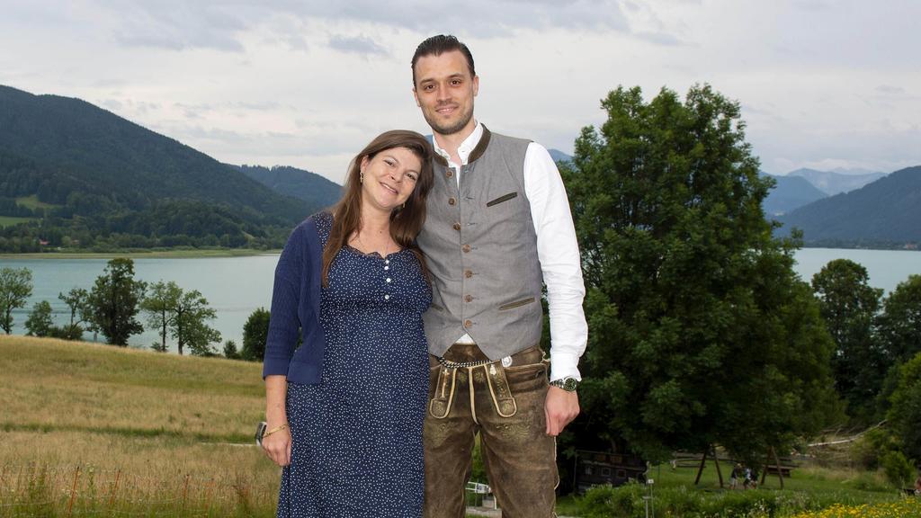 Julia Tewaag mit ihrem Mann  Tobias Frank beim  „Trachten Polo Cup“