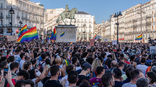 News Bilder des Tages July 5, 2021, Madrid, Spain: Demonstrators and the LGTBI activists demonstrate in Madrid Puerta del Sol in support of Samuel Luiz 24 who was attacked outside a night club in the Galician city of A Coruna, on Saturday morning and died from his injuries. It has been described as a homophobic crime. Madrid Spain - ZUMAs197 20210705_zaa_s197_112 Copyright: xGuillermoxGutierrezxCarrascalx