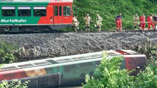 Die österreichische Murtalbahn krachte in einen Fluss. Verletzte Kinder waren die Folge.