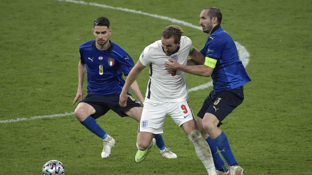 Jorge Luiz Frello Filho Jorginho of Italy, Harry Kane of England and Giorgio Chiellini of Italy during the UEFA EURO, EM, Europameisterschaft,Fussball 2020 Final football match between Italy and England at Wembley stadium in London England, July 11t