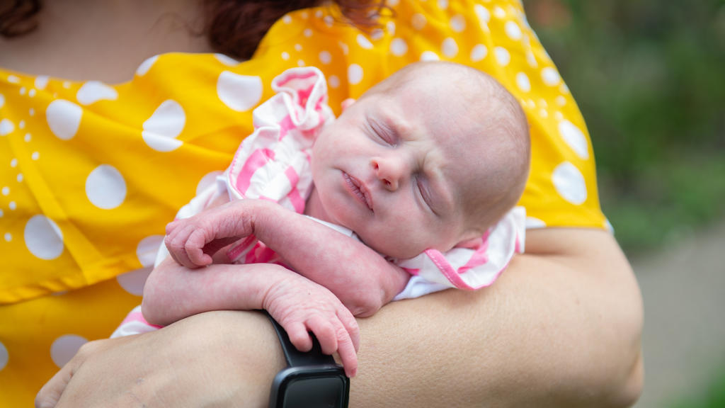 Arabella ist das kleine "Wunderbaby" für Mama Janice und Papa Daniel