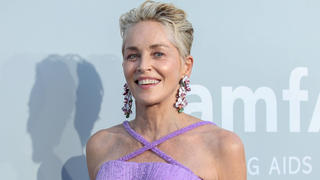  July 16, 2021, Antibes, Provence Alpes Cote d Azur, France: Sharon STONE attends the amfAR Gala 2021 during the 74th annual Cannes Film Festival on July 16th 2021 in Antibes, France Antibes France - ZUMAc179 20210716_zep_c179_089 Copyright: xMickaelxChavetx