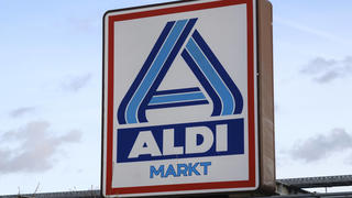  Aldi Markt, Schild mit Logo, Nordrhein-Westfalen, Deutschland, Europa *** Aldi Markt, sign with logo, North Rhine-Westphalia, Germany, Europe 1100401294