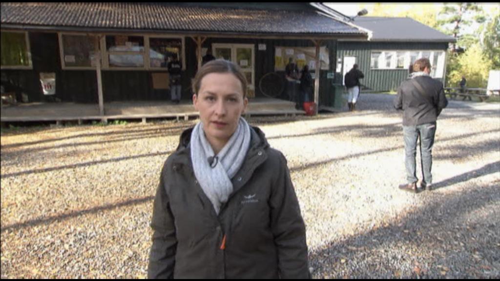 RTL Reporterin Anna Hohns bei ihrem ersten Besuch auf Utoya.