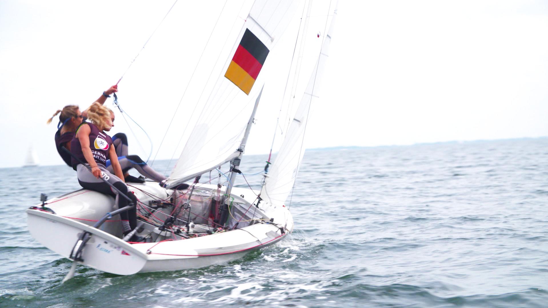 Luise Wanser und Anastasiya Winkel werden an den Olympischen Spielen im Segeln teilnehmen.