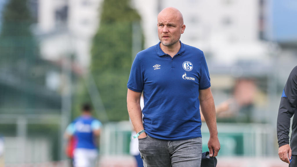 03.07.2021, Fussball, Saison 2021/2022, 2. Bundesliga, Testspiel, FC Schalke 04 - Zenit St. Petersburg, Sportdirektor Rouven Schröder FC Schalke 04 Foto: Tim Rehbein/RHR-FOTO Kufstein Kufstein Arena Österreich xRHR-FOTO/TRx *** 03 07 2021, football,