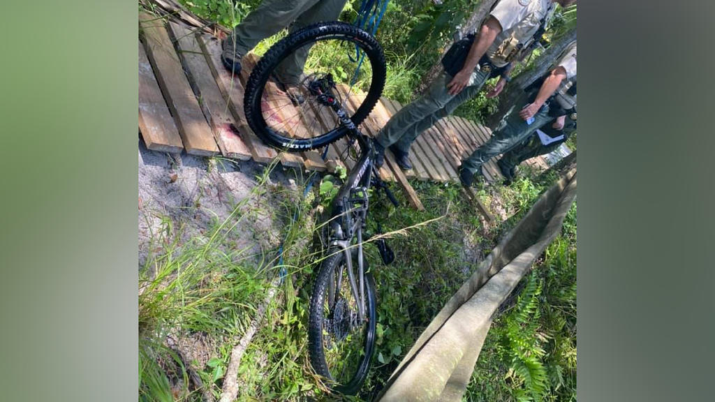 Der Radfahrer sei im Halpatiokee Regional Park in Stuart unterwegs gewesen.