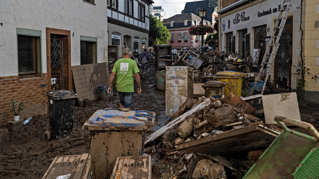 Aufräumarbeiten nach dem Hochwasser
