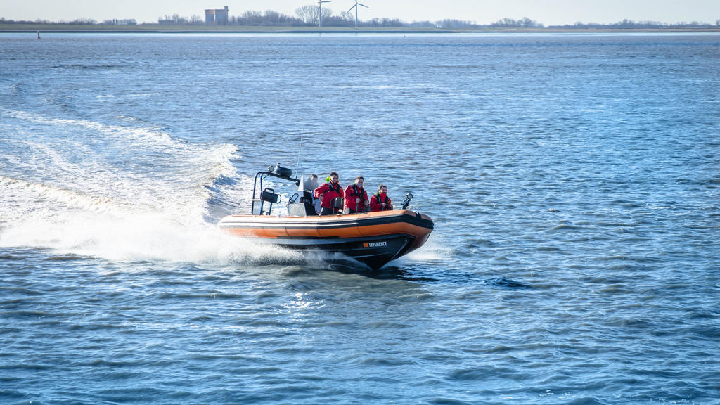 Mit Vollspeed über's Meer.