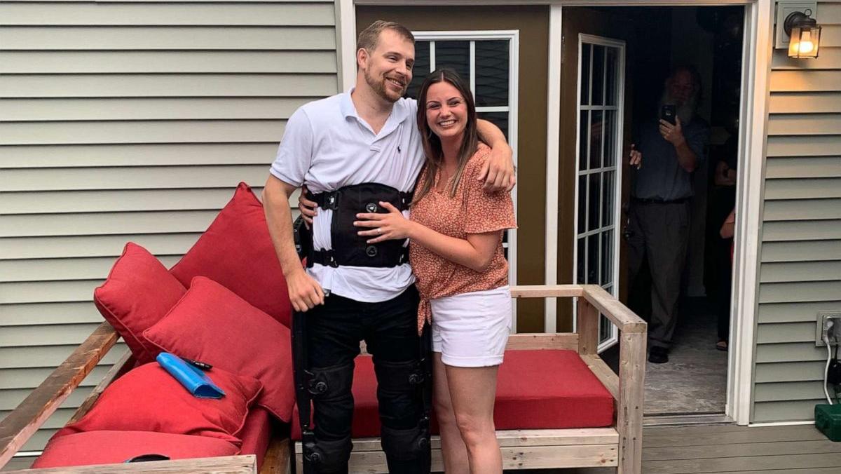 Heiratsantrag Exoskelett