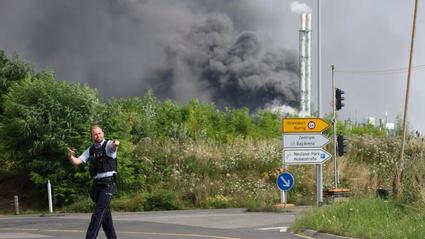 Stadt: Brand nach Explosion im Chempark Leverkusen gelöscht