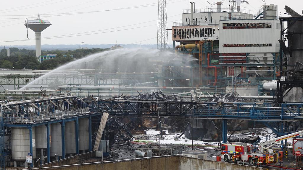 Leverkusen Nach Explosion In Chempark Kaum Hoffnung Für Die Vermissten