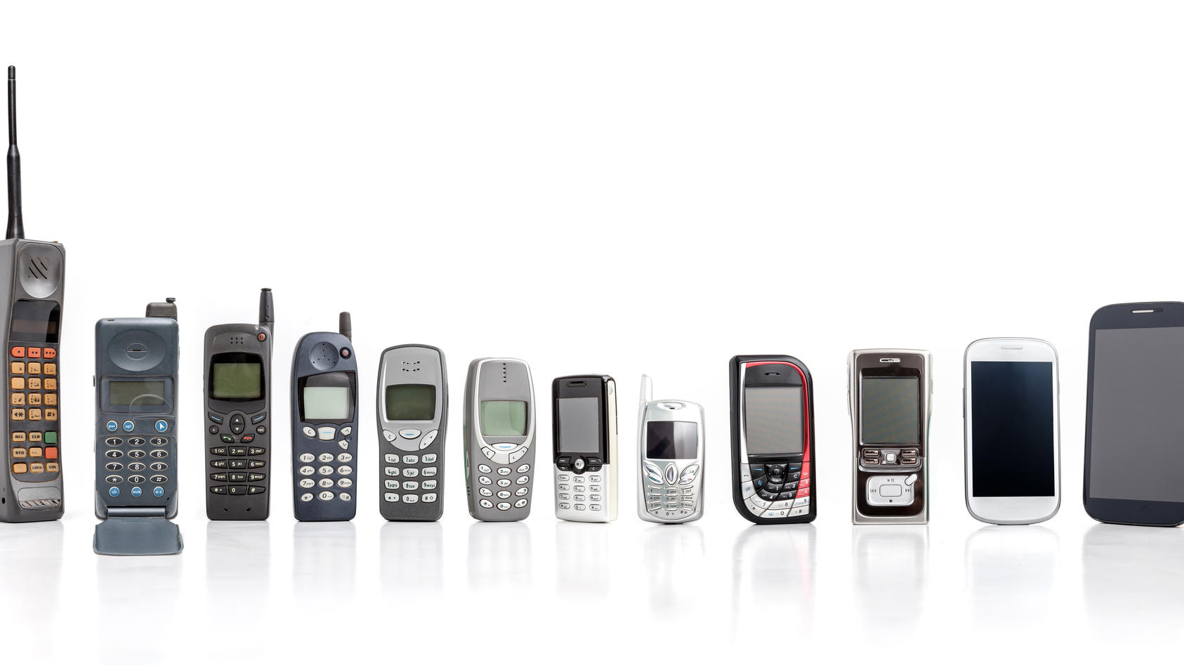 Nokia 3310 & Co.: Retro-Handys haben heute Sammlerwert - DIESE Modelle ...