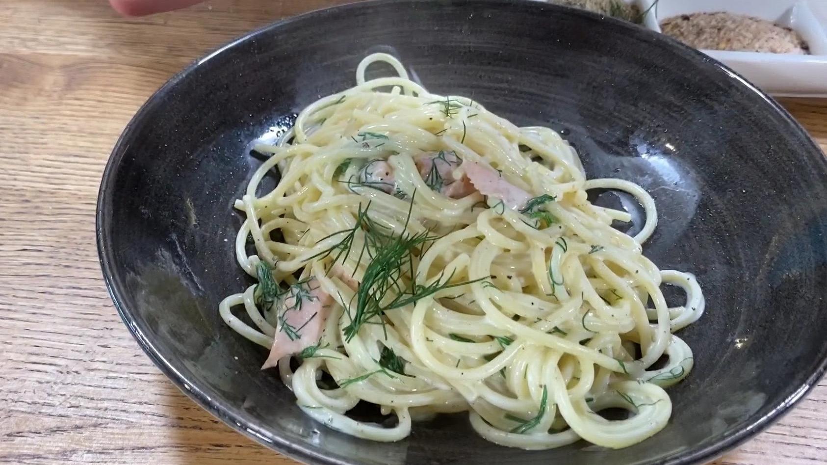 Steffen Hensslers schnelle Nummer: Spaghetti mit Räucherlachs - ein ...