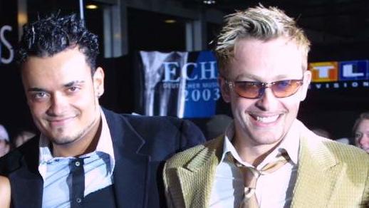 Die Mitglieder der Popgruppe 'Bro'Sis', (l-r) Shaham, Indira, Giovanni, Ross, Hila und Faiz bei der Echo-Verleihung im Berliner Internationalen Congress Centrum am 15.02.2003.