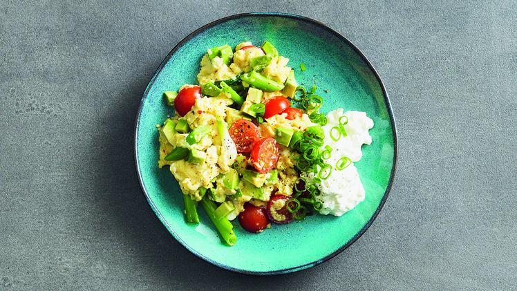 Rührei mit Avocado und Tomaten: Doc Essers Rezept zum Nachkochen