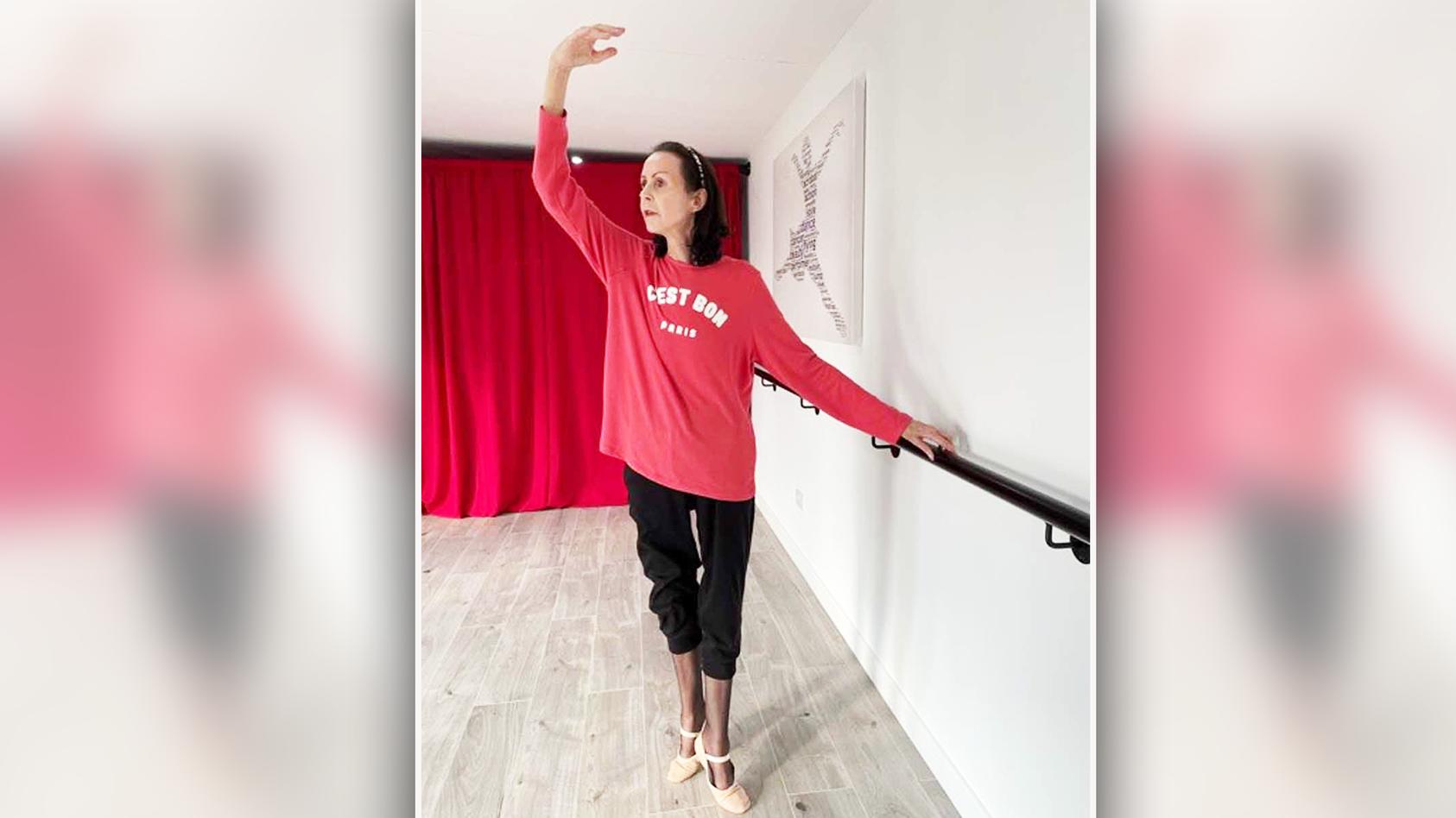 Summer (50) macht nun Ballett, nachdem sie eine Krebserkrankung überstanden hat.
