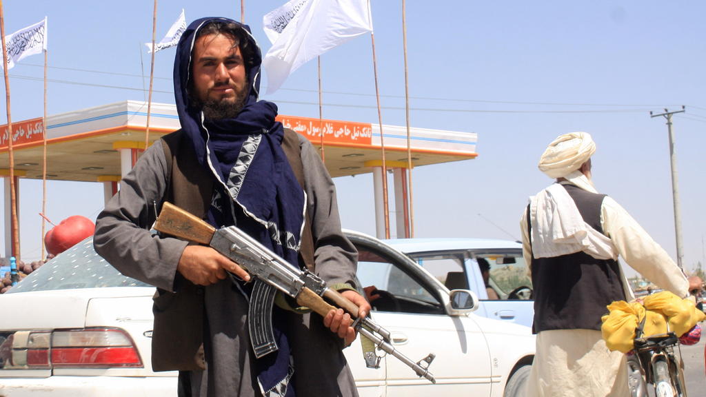 Ein Taliban-Kämpfer in der Stadt Ghazni.
