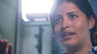 Farah lebt in Hamburg und musste vor fünf Jahren aus Afghanistan vor den Taliban fliehen.