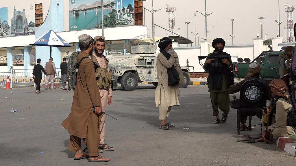 Kämpfer der Taliban kontrollieren die Straßen der Hauptstadt Kabul
