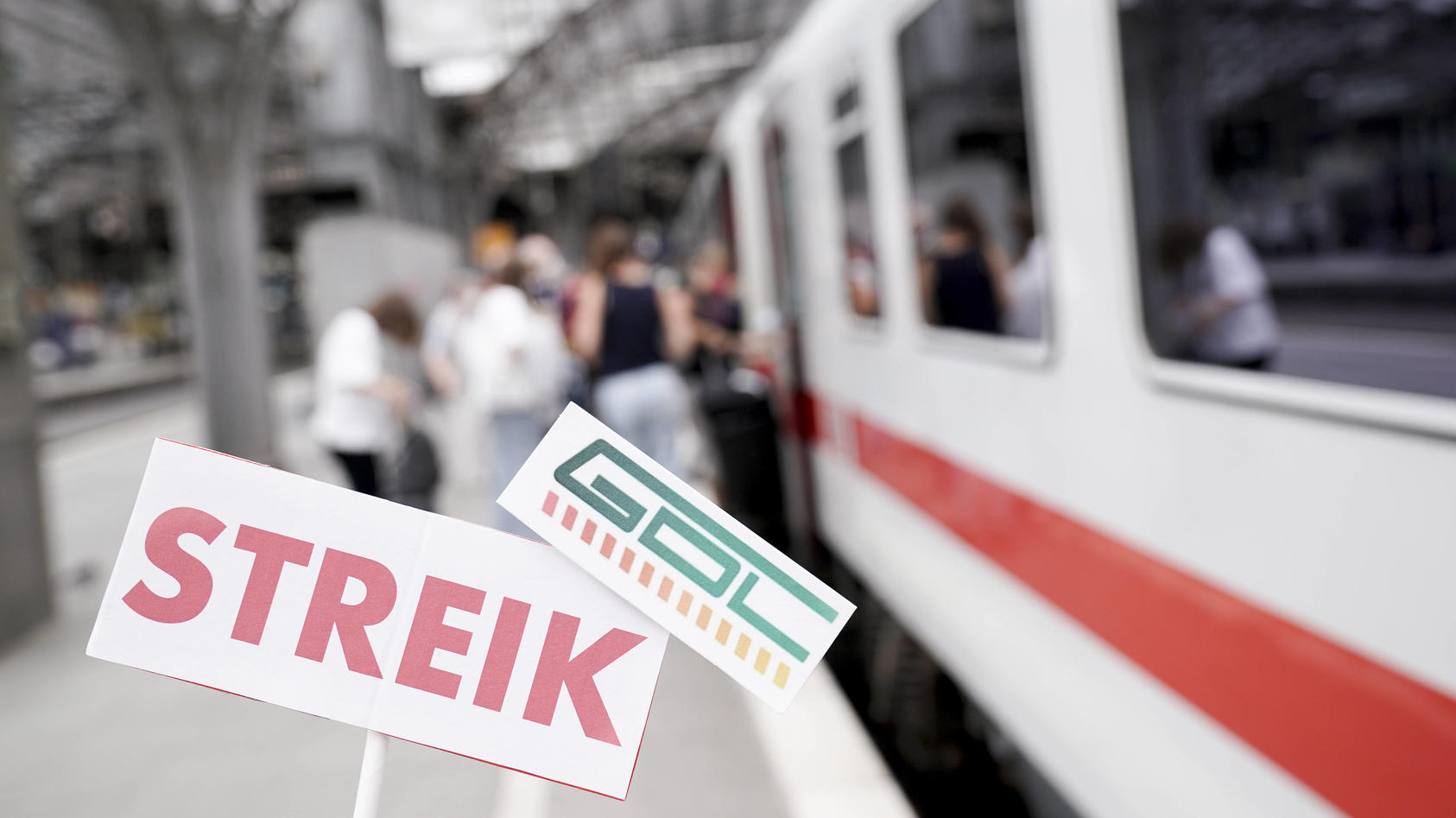Bahnstreik 2021 Notfallfahrplan Fahrgastrechte Kulanzregelungen Das Mussen Bahnreisende Jetzt Wissen