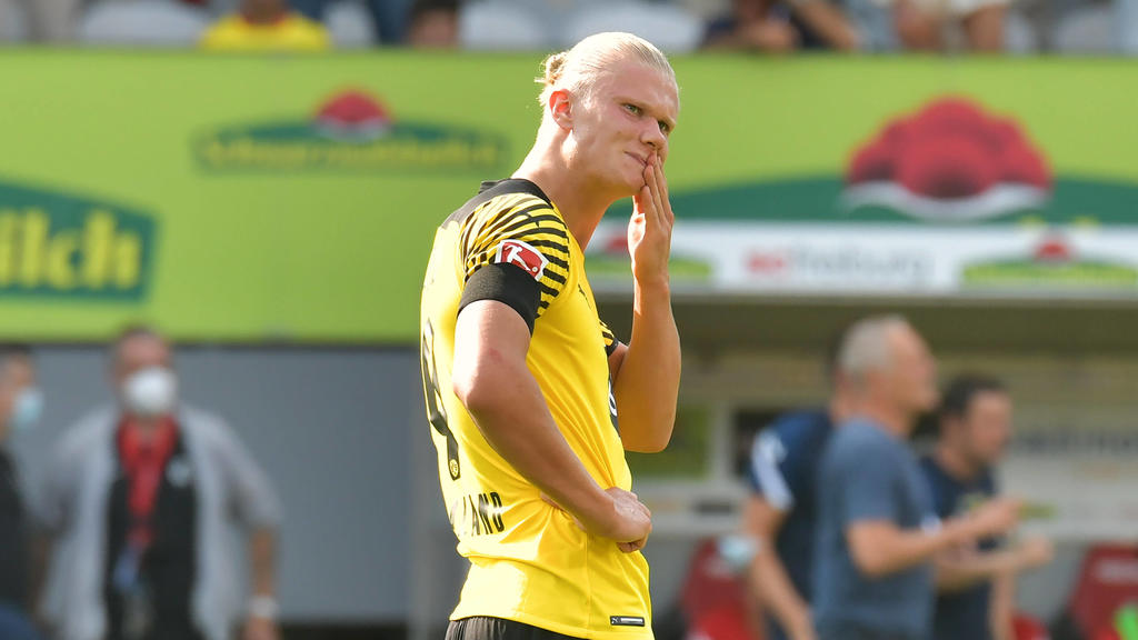 21.08.2021, xblx, Fussball 1.Bundesliga, SC Freiburg - Borussia Dortmund emspor, v.l. Erling Haaland Borussia Dortmund, enttaeuscht, enttaeuscht schauend, dissapointed DFL/DFB REGULATIONS PROHIBIT ANY USE OF PHOTOGRAPHS as IMAGE SEQUENCES and/or QUAS