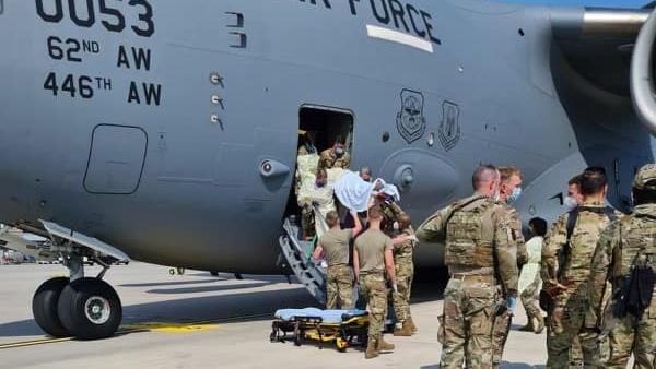 Afghanin bekommt Baby an Bord von US-Flugzeug