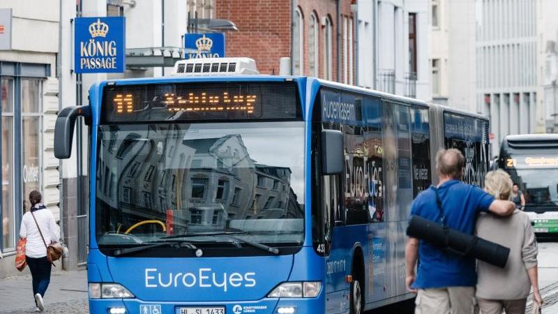 ÖPNV-Streik Am Freitag: Verdi Ruft Zu Großflächigen Warnstreiks Im ...