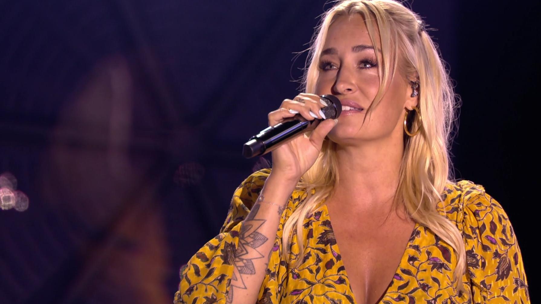 Sarah Connor performt live bei „RTL sagt Danke“ ihren neuen Song „Stark“. 
