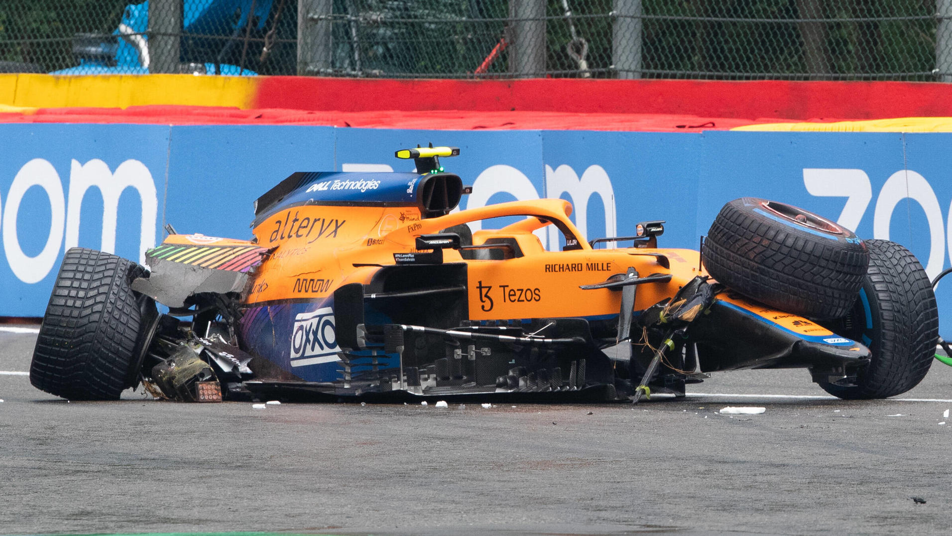 Formel 1 Lando Norris wird nach seinem Horror-Crash in Spa bestraft