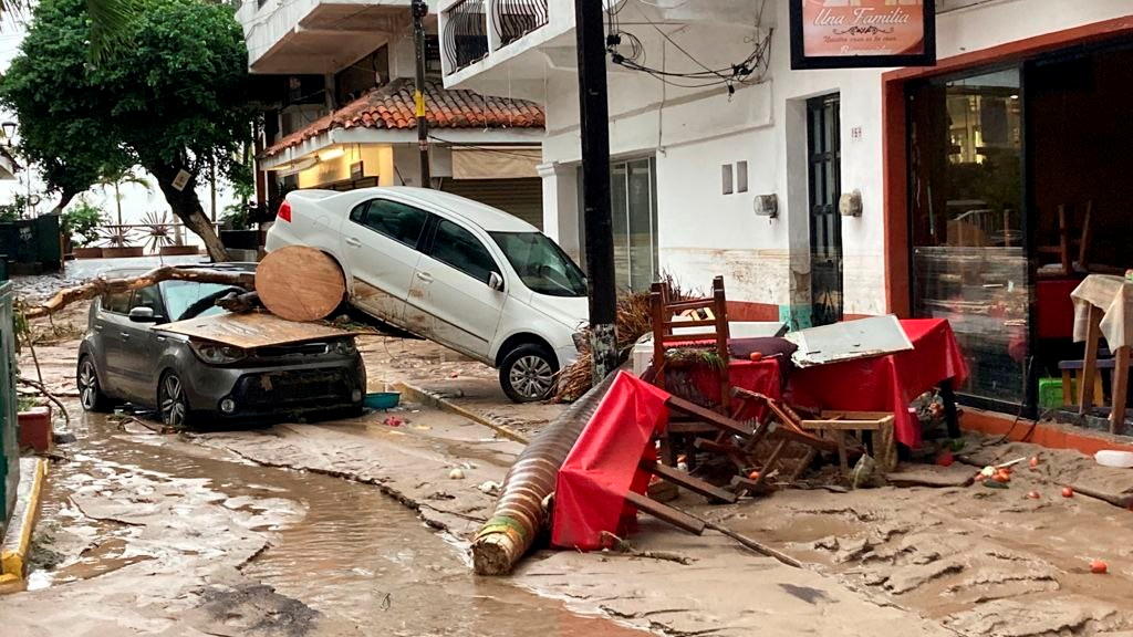 Hurricane "Nora" trifft auf die mexikanische Küste.