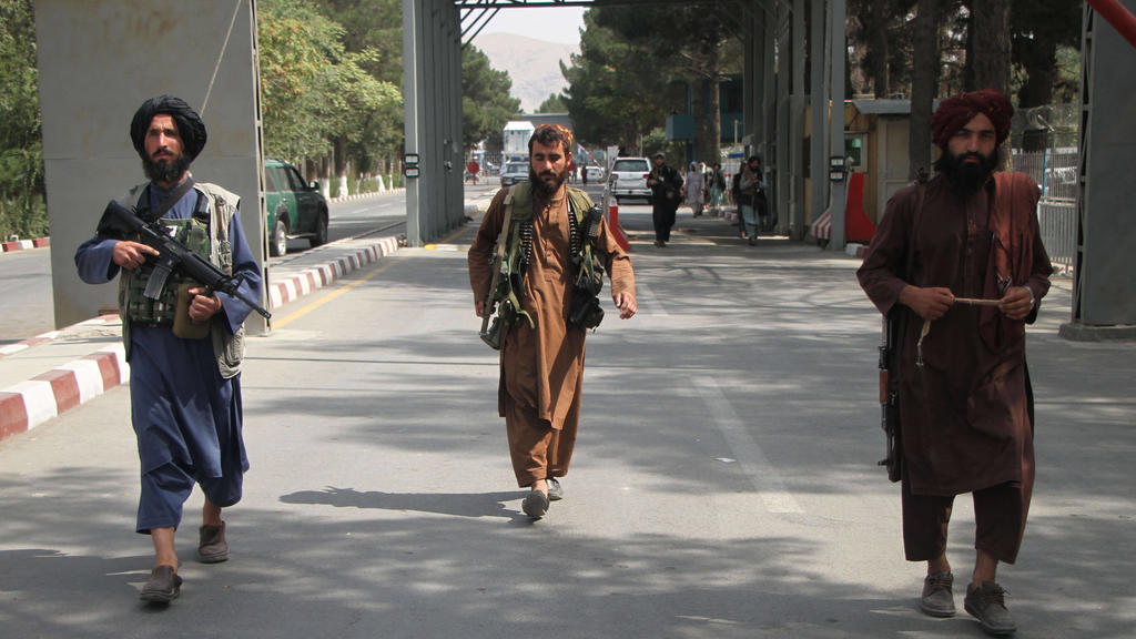 Taliban am Flughafen in Kabul