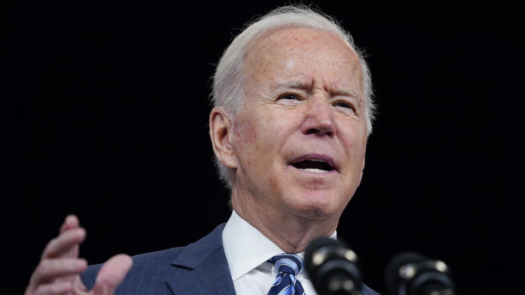02.09.2021, USA, Washington: Joe Biden, Präsident der USA, spricht bei einer Pressekonferenz im South Court Auditorium auf dem Campus des Weißen Hauses. Biden sieht in den verheerenden Stürmen, Unwettern und Waldbränden in den USA Belege für die Klim