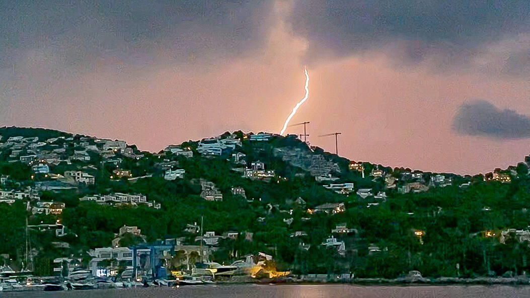 unwetter-verhageln-den-urlaub-die-ferienspabremse-von-sudeuropa