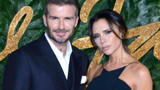 David Beckham posiert für seine Victoria auch nach 22 Jahren Ehe noch sexy im Pool.