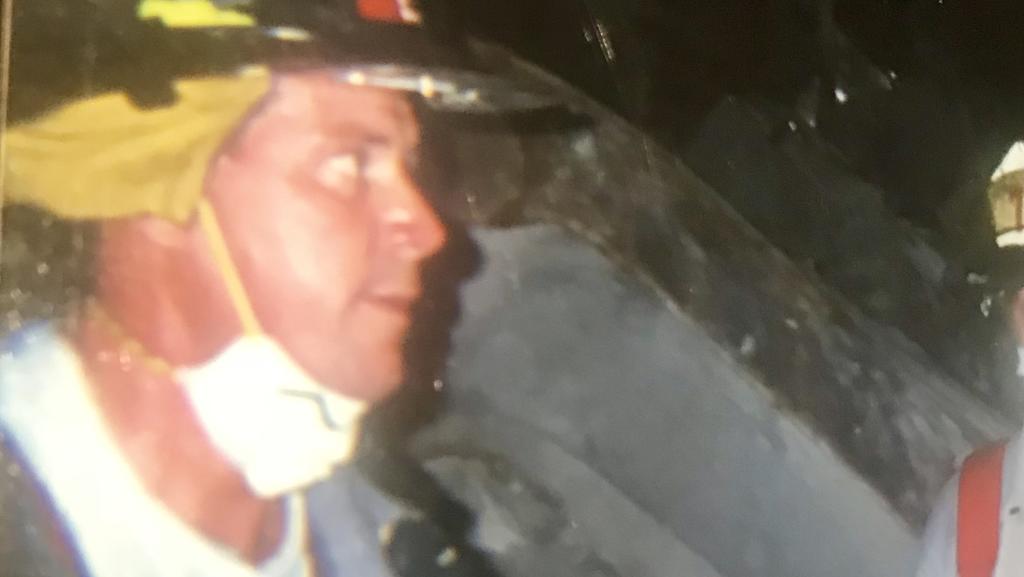 Rich Roeill nach den Anschlägen vom 11. September 2001 in New York, im Einsatz als Feuerwehrmann am Ground Zero.