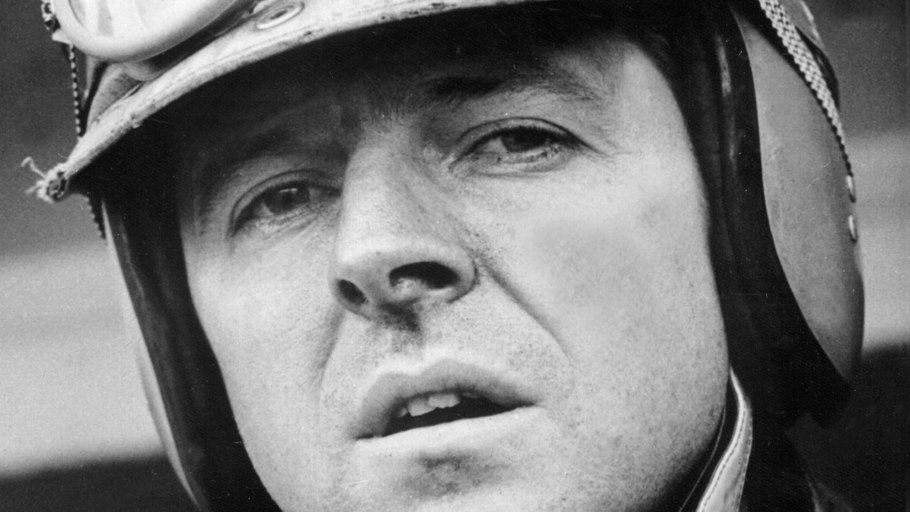 ARCHIV - Der deutsche Formel 1-Rennfahrer Wolfgang Graf Berghe von Trips, aufgenommen 1961. Beim Großen Preis von Italien am 10. September 1961 kollidierte sein Wagen kurz nach dem Start mit denen der Briten Jim Clark und Ashmore. Trips wird aus dem 