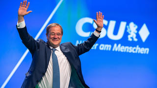 Armin Laschet zu Gast auf dem CSU-Parteitag in Nürnberg.