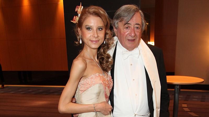 Total abgemagert: Anastasia Sokol mit ihrem Lebensgefährten Richard Lugner.